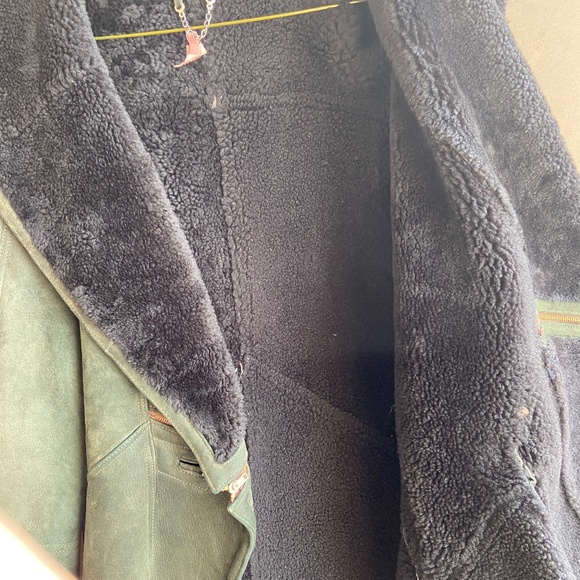 Women's Suede Shearling Winter Coat - Picture 3 of 4